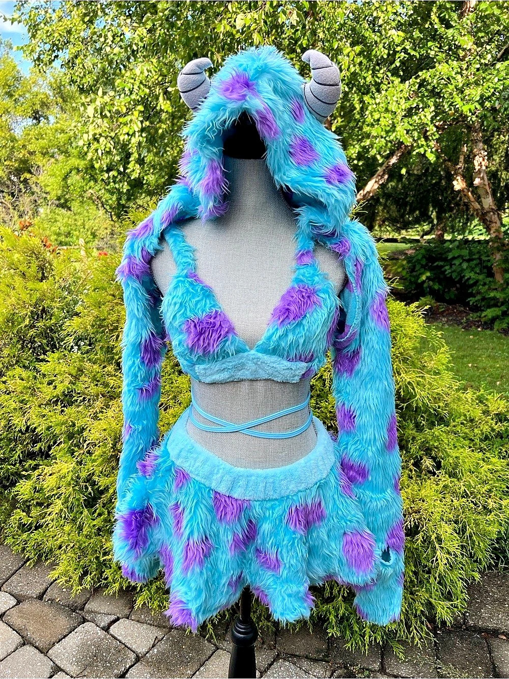 TRIKZ N’ TREAT Blue & Purple Monster Costume Size Medium Like New